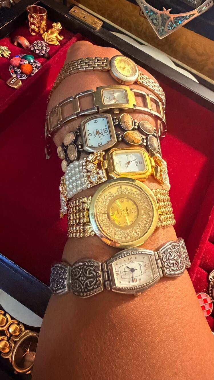 Vintage Mixed Women's Watch Lot featuring Alto, Chico's, Grealy, and Geneva